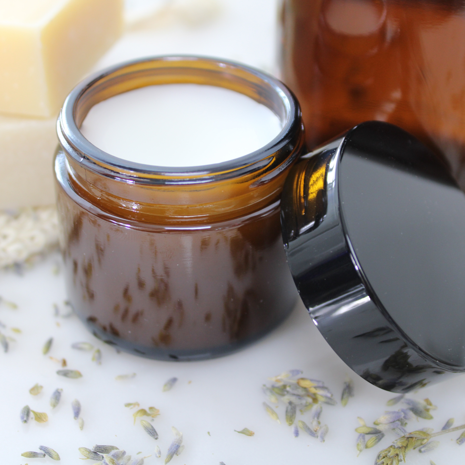 Pourquoi la plupart des cosmétiques naturels ne sont pas bons pour votre peau Image